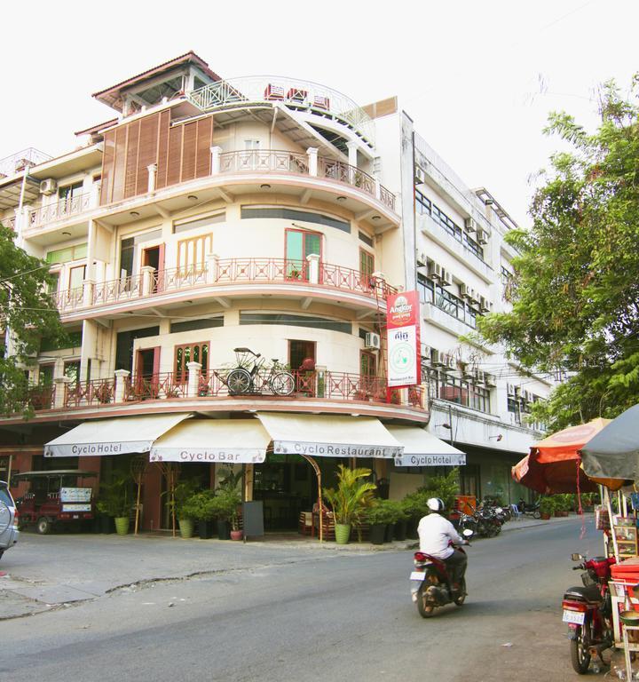 Cyclo Hotel-Bar-Restaurant Phnom Penh Exterior photo